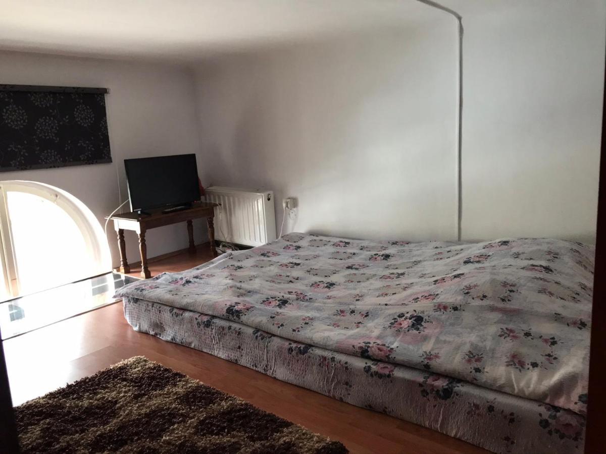 Apartament Andreea เตอร์กู-มูเรช ภายนอก รูปภาพ