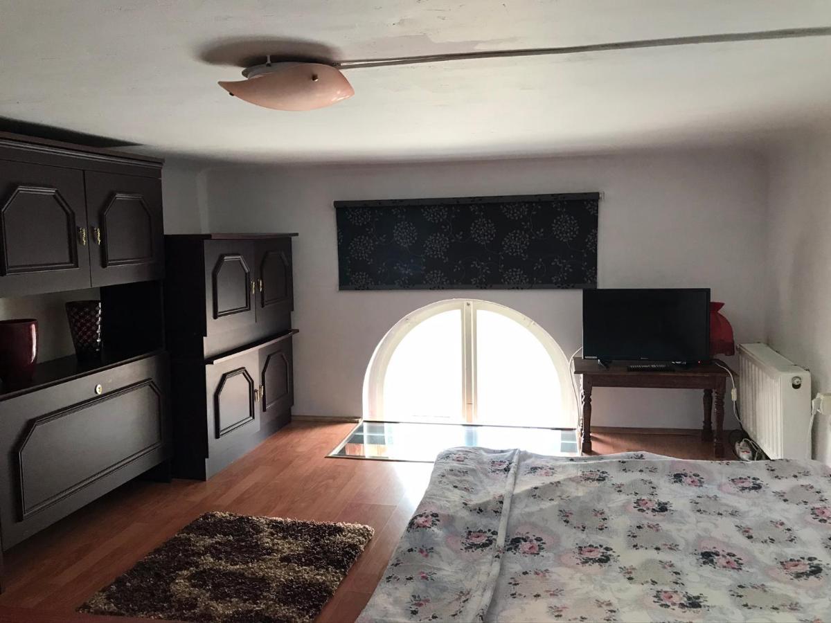 Apartament Andreea เตอร์กู-มูเรช ภายนอก รูปภาพ